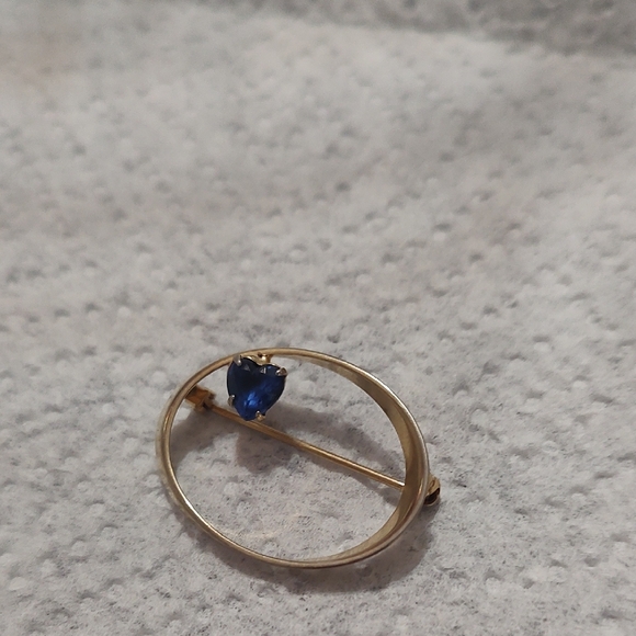 Beautiful Elegant Gold Earrings with Sapphire Blue Drops And Vintage Brooch - Picture 3 of 4